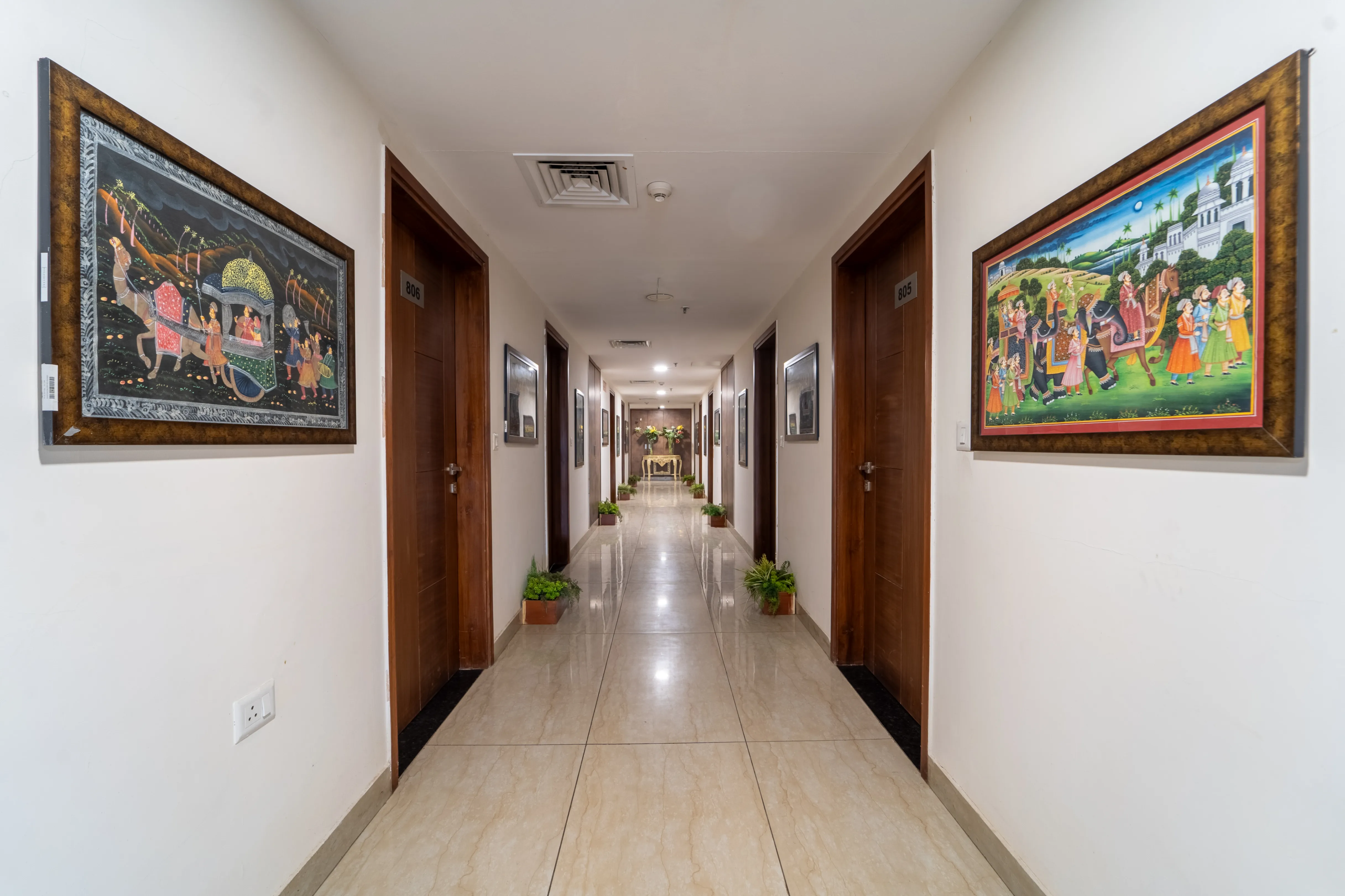 Veeva Hotels Corridor 4